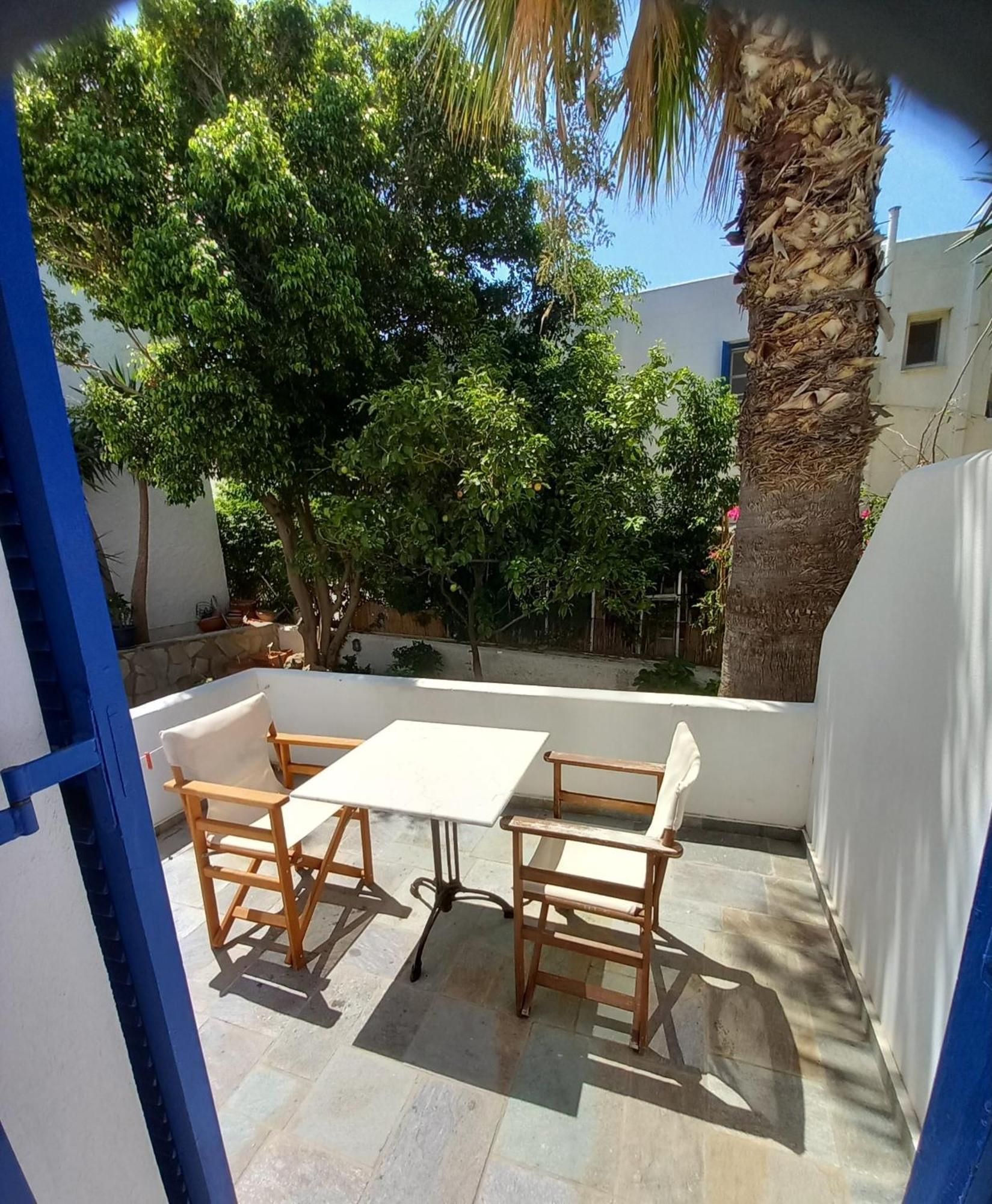 Naias Hotel Livadi (Serifos)